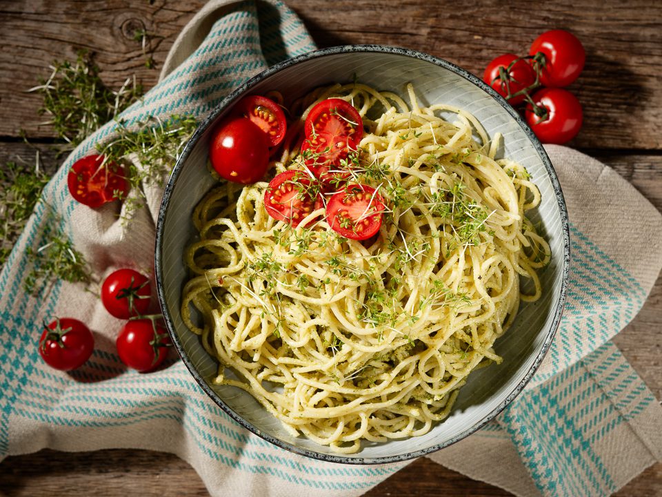 Spaghetti mit Kresse-Walnuss-Pesto