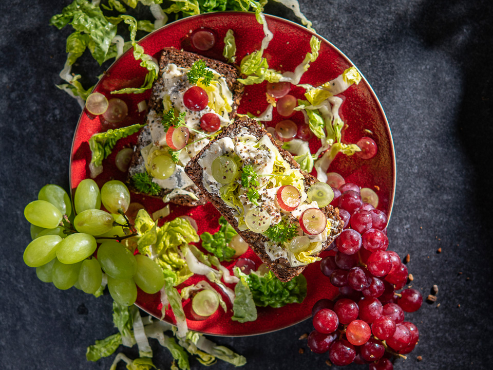 Vollkornbrot mit Gorgonzola und Trauben Bild zum Rezept: Vollkornbrot mit Gorgonzola und Trauben