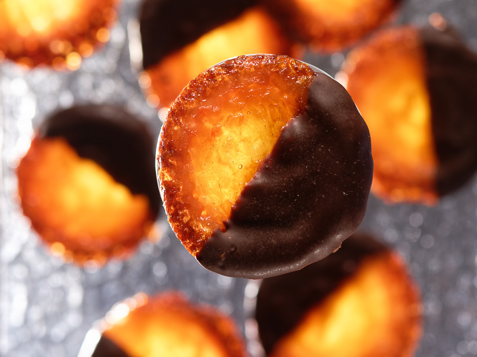 Marzipankonfekt mit Marillenkonfitüre Bild zum Rezept: Marzipankonfekt mit Marillenkonfitüre