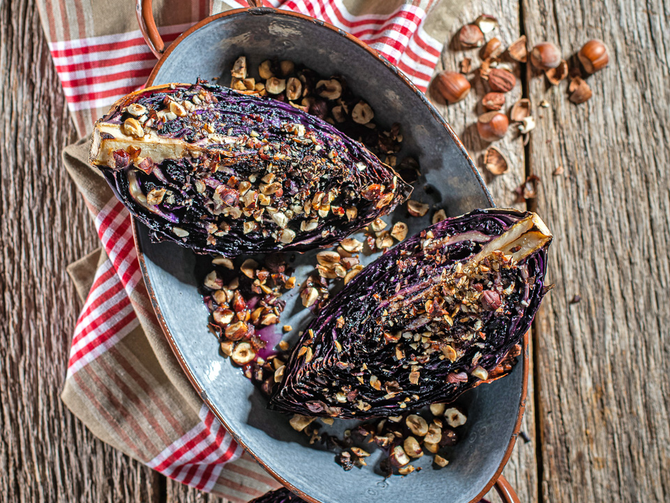 Gebackener Rotkohl mit Honig und Nüssen