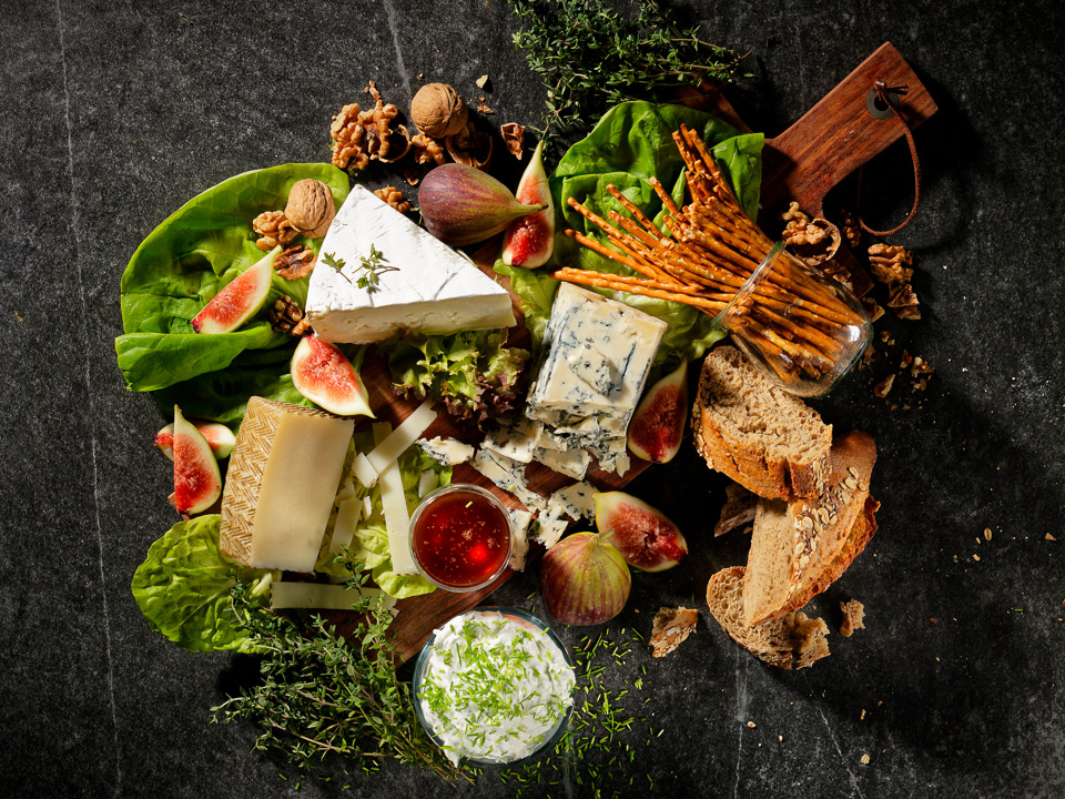 Käseplatte mit Feigen und Thymian Bild zum Rezept: Käseplatte mit Feigen und Thymian