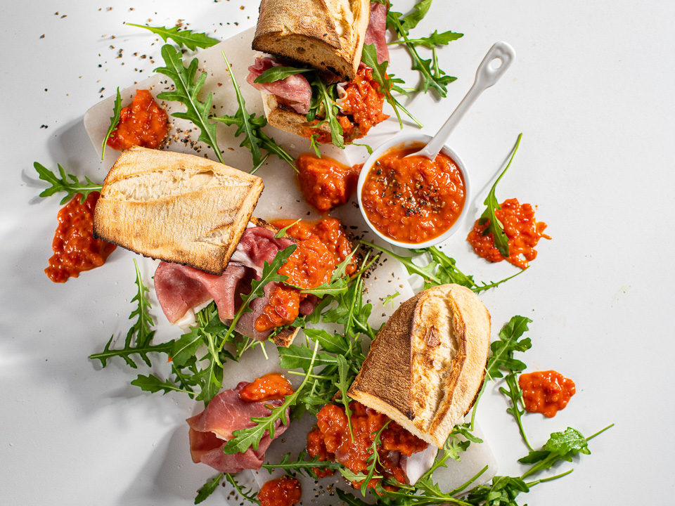 Schinkensandwich mit Paprikarelish Bild zum Rezept: Schinkensandwich mit Paprikarelish