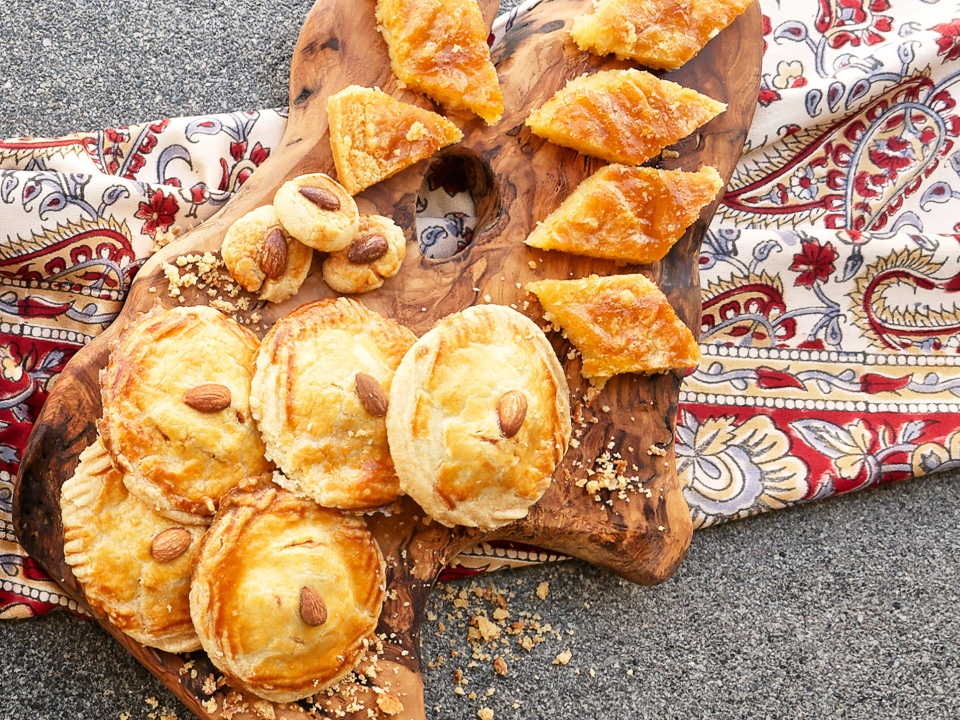 Boterkoek und Gevulde koeken (Niederländischer Butterkuchen und Gefüllte Kuchen) Bild zum Rezept: Boterkoek und Gevulde koeken (Niederländischer Butterkuchen und Gefüllte Kuchen)