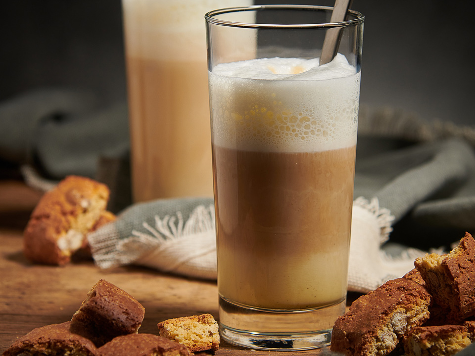 Latte Macchiato mit Eierlikör