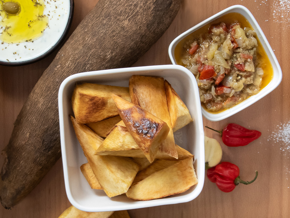 d nore un d‘kanble upin et d‘kanble ouboin (Yamswurzel mit Auberginensoße) Bild zum Rezept: d nore un d‘kanble upin et d‘kanble ouboin (Yamswurzel mit Auberginensoße)