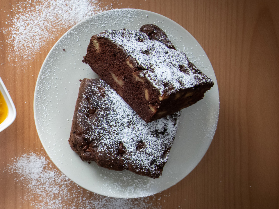 Ciasto Salceson (Dunkler Kuchen mit Äpfeln) Bild zum Rezept: Ciasto Salceson (Dunkler Kuchen mit Äpfeln)