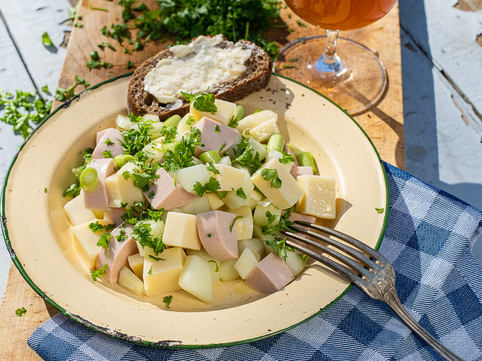 Edamersalat mit Wurst und Melone Bild zum Rezept: Edamersalat mit Wurst und Melone