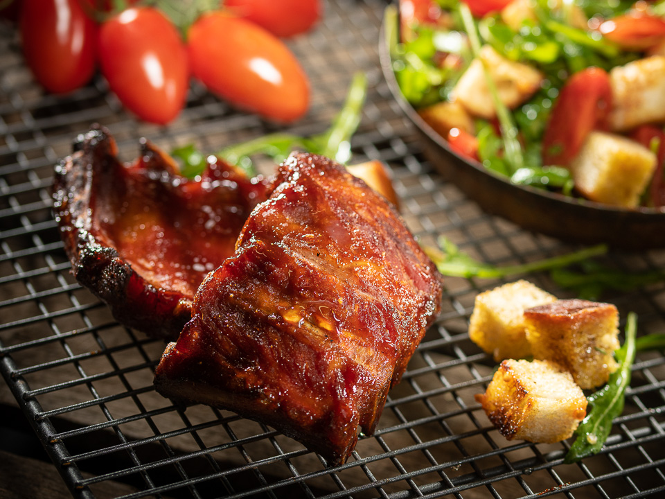 Bild zum Rezept: Honig-Spareribs mit Brotsalat
