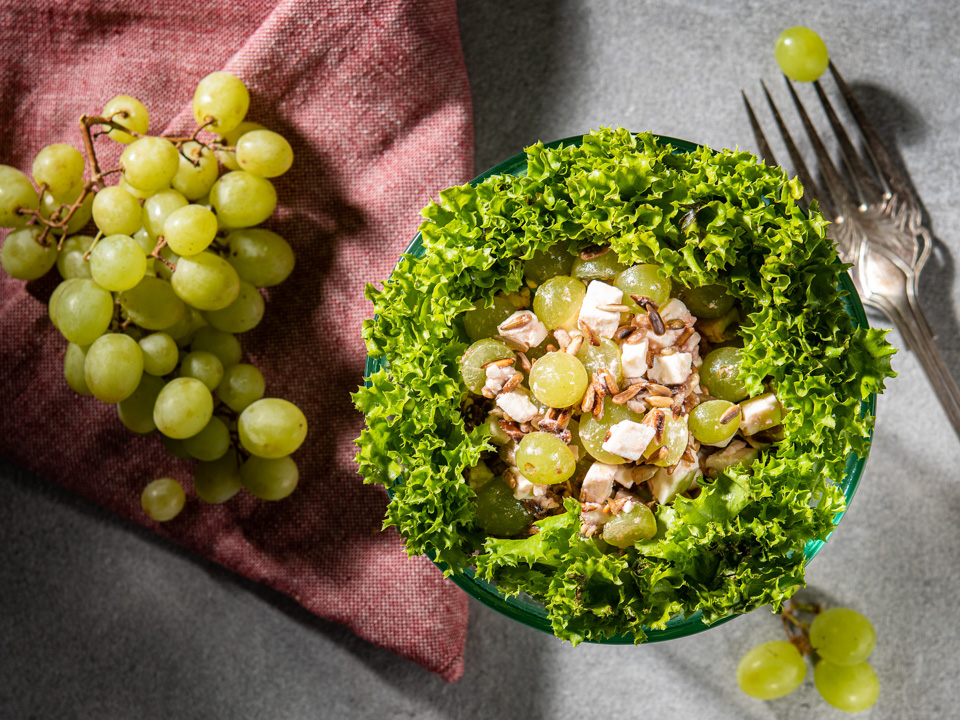 Sugarone-Trauben mit Feta und Sonnenblumenkernen Bild zum Rezept: Sugarone-Trauben mit Feta und Sonnenblumenkernen