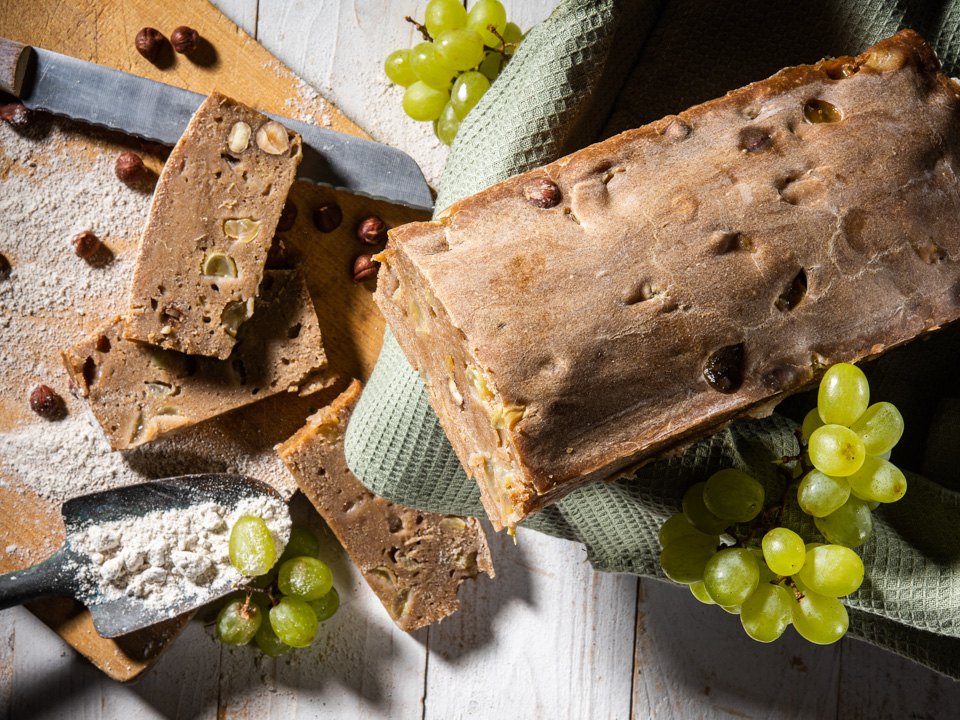 Trauben-Nuss-Brot