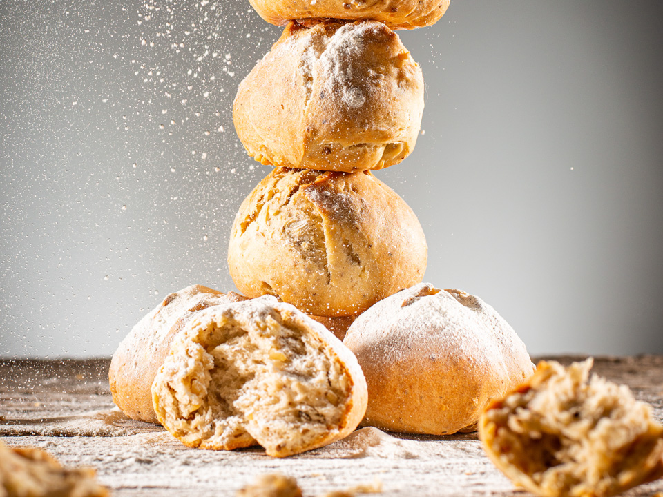 Dinkel-Walnuss-Brötchen Bild zum Rezept: Dinkel-Walnuss-Brötchen