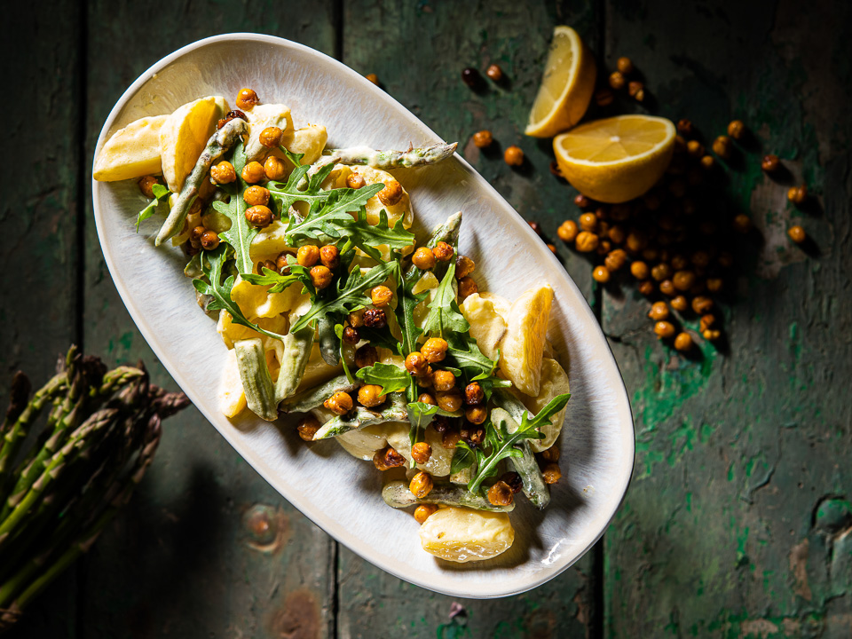 Pellkartoffel-Spargel-Salat mit Knusper-Kichererbsen Bild zum Rezept: Pellkartoffel-Spargel-Salat mit Knusper-Kichererbsen