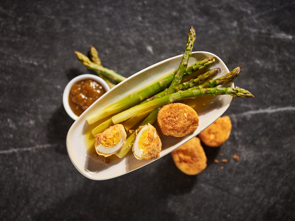 Grüner Spargel mit paniertem Ei Bild zum Rezept: Grüner Spargel mit paniertem Ei