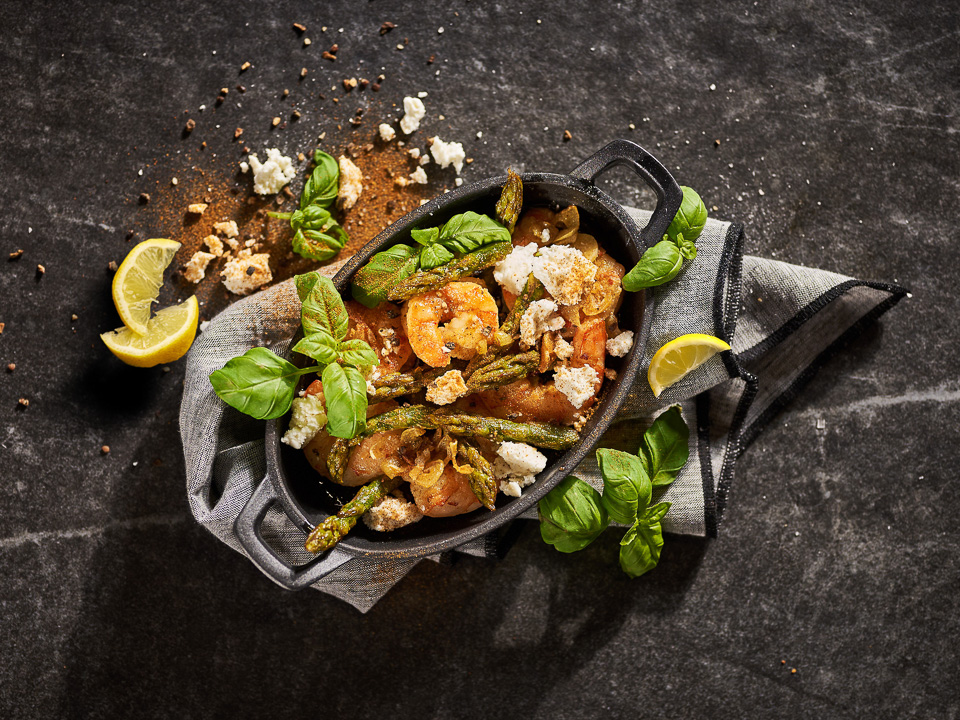 Gebratene Spargelspitzen mit Garnelen Bild zum Rezept: Gebratene Spargelspitzen mit Garnelen