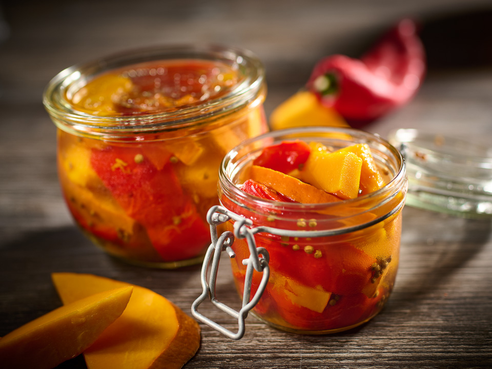 Bild zum Rezept: Eingelegter Hokkaidokürbis mit Paprika