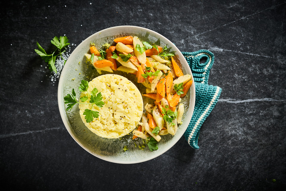 Bild zum Rezept: Schwarzwurzel-Möhren-Gemüse in Petersilienbutter