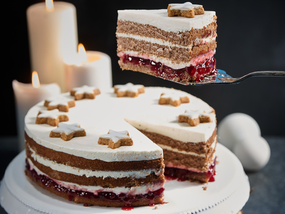 Bild zum Rezept: Zimtsterntorte