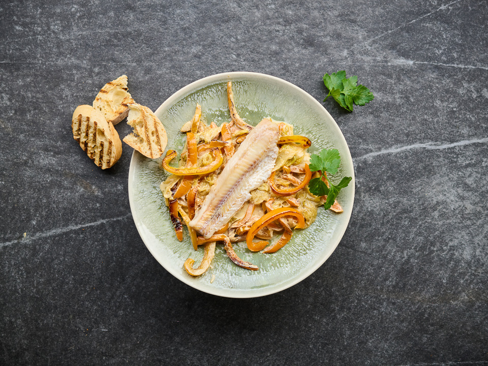 Bild zum Rezept: Geschmorter Eisbergsalat mit Seelachsfilet