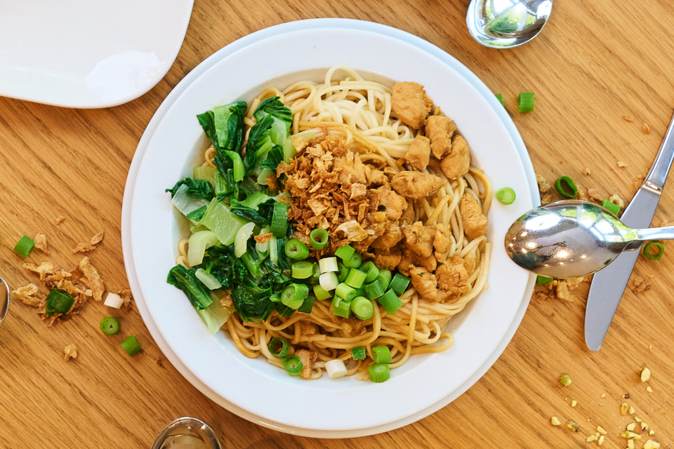Bild zum Rezept: Mie Ayam (Hähnchen und Nudeln)