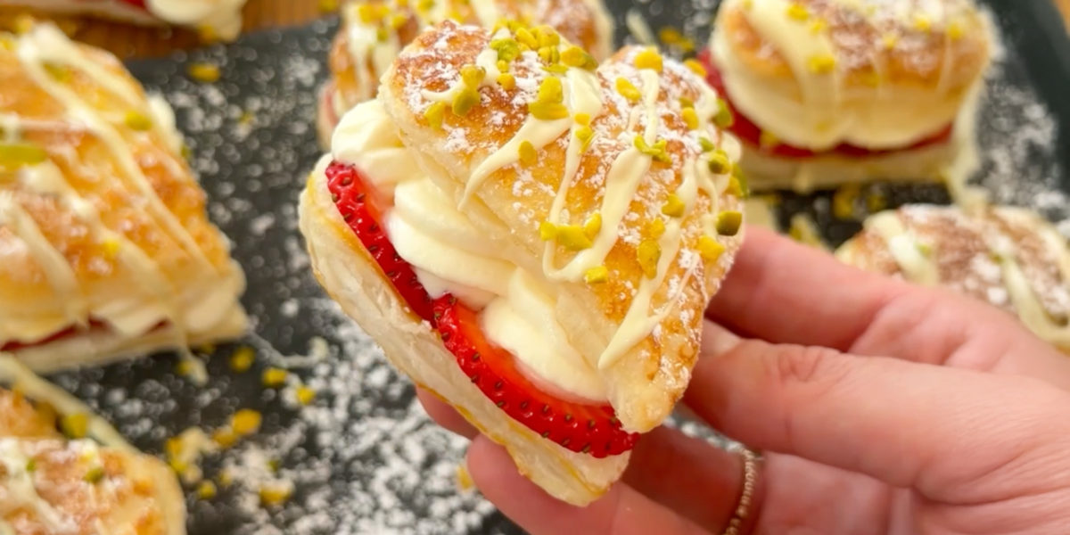 Blätterteigherzchen mit Erdbeeren & Vanillecreme