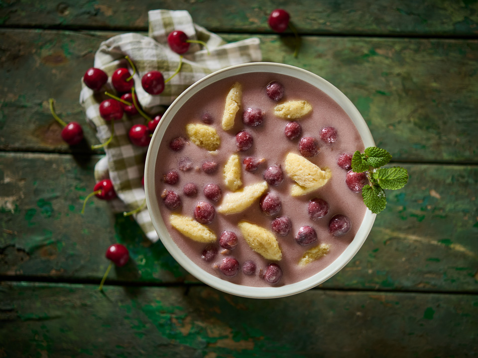 Bild zum Rezept: Kalte Kirschsuppe mit Grießklößen