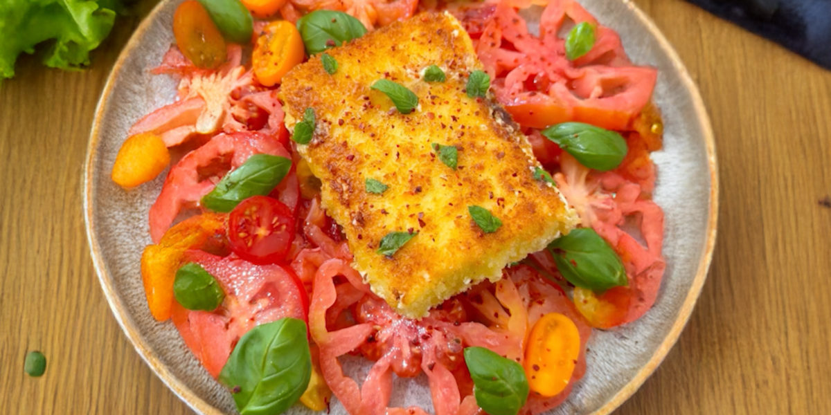 Bunter Sommersalat mit Halloumi