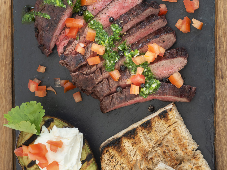 Bild zum Rezept: Gegrilltes Flanksteak mit Chimichurri
