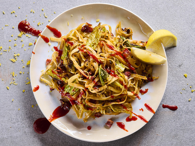 Bild zum Rezept: Bandnudel-Wirsingkohl-Pfanne