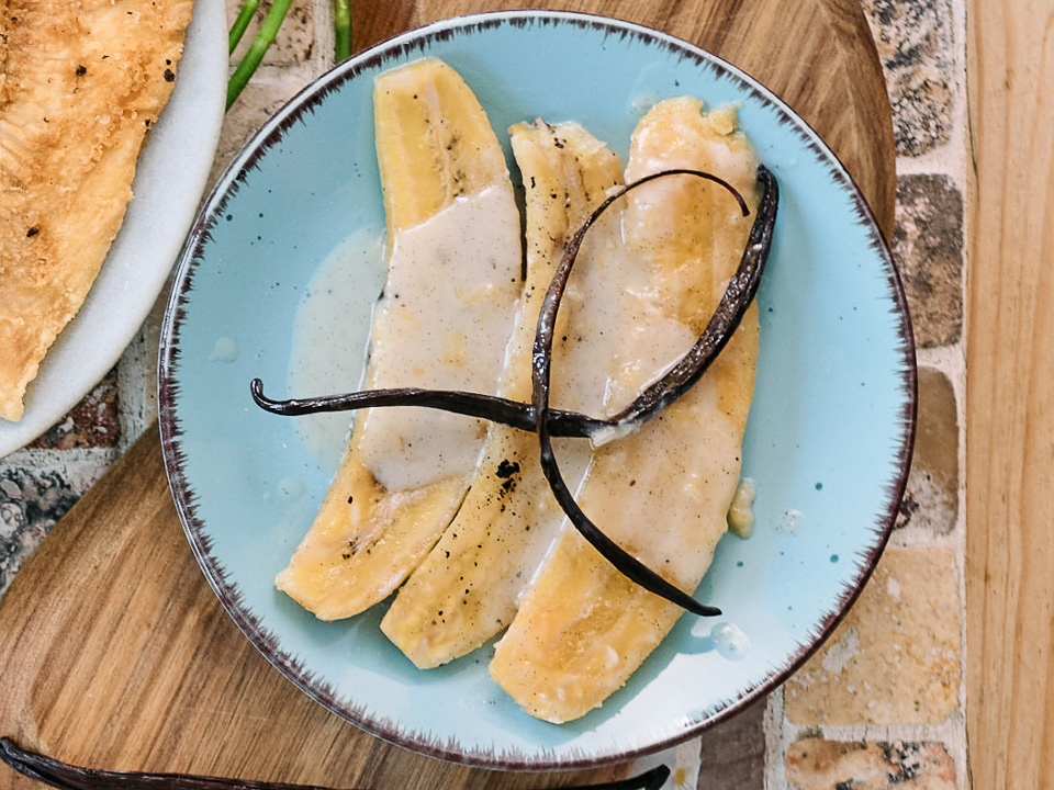 Bild zum Rezept: Sawaba akondrolahy sy voanio (Kochbananen mit Kokosmilch)