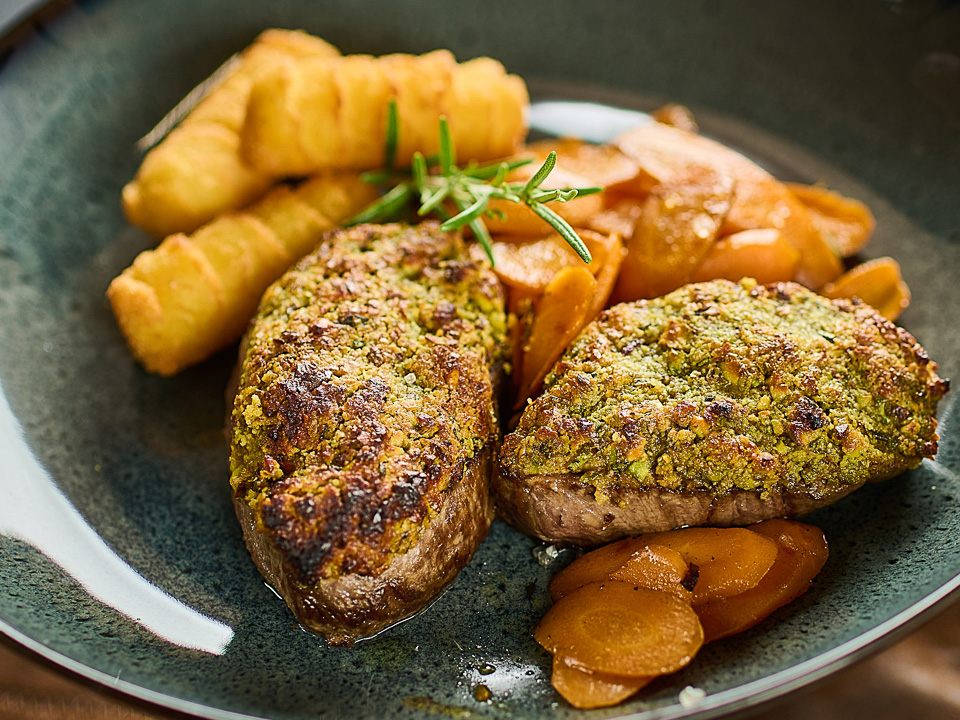 Bild zum Rezept: Rinderfiletmedaillons mit Pistazienkruste